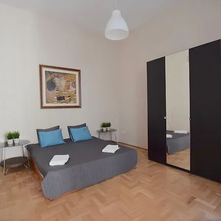 Apartment Standard Apartment By Hi5 - Muzeum 5