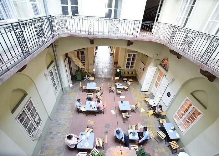 Standard By Hi5 - Múzeum 5