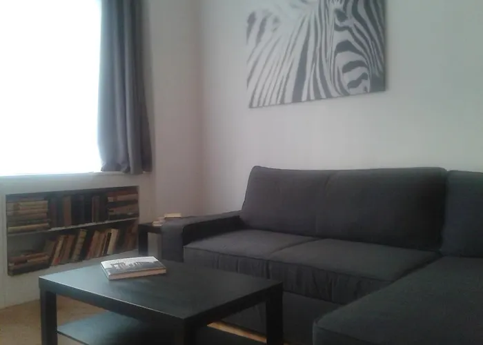 Standard By Hi5 - Múzeum 5 *