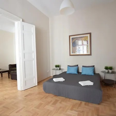 Standard By Hi5 - Muzeum 5 * 布达佩斯